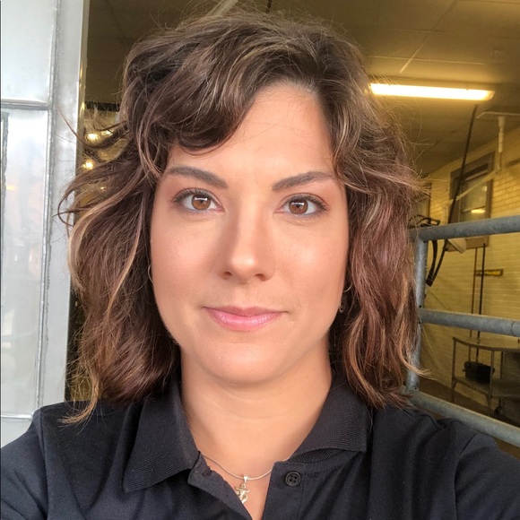 Meet your Posher, Ashlee - Picture 3 of 14